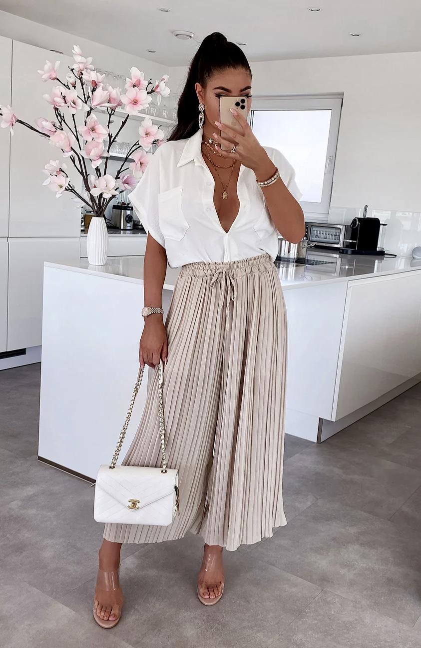 Pantalon LOYA plissé , taille super extensible convient a toute taille , doublure short