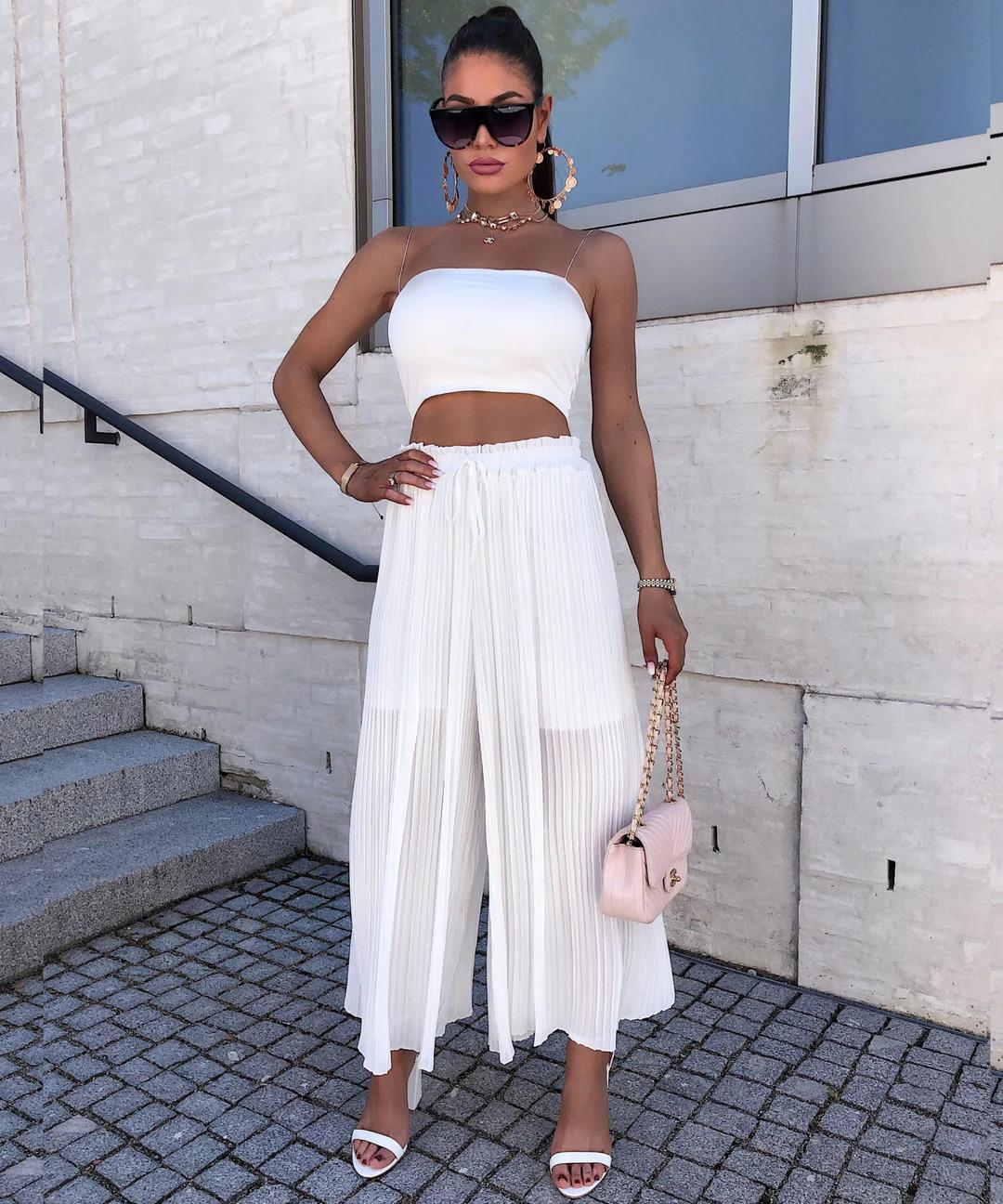 Pantalon LOYA plissé , taille super extensible convient a toute taille , doublure short