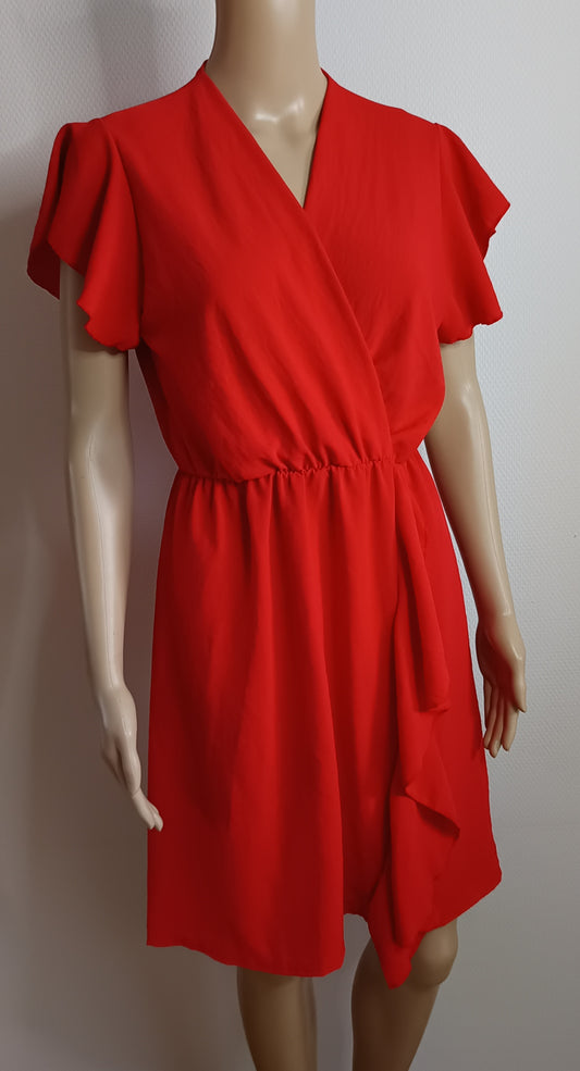 Kurzes rotes Rüschenkleid