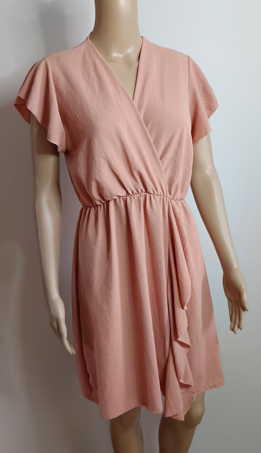 Kurzes rosa Rüschenkleid